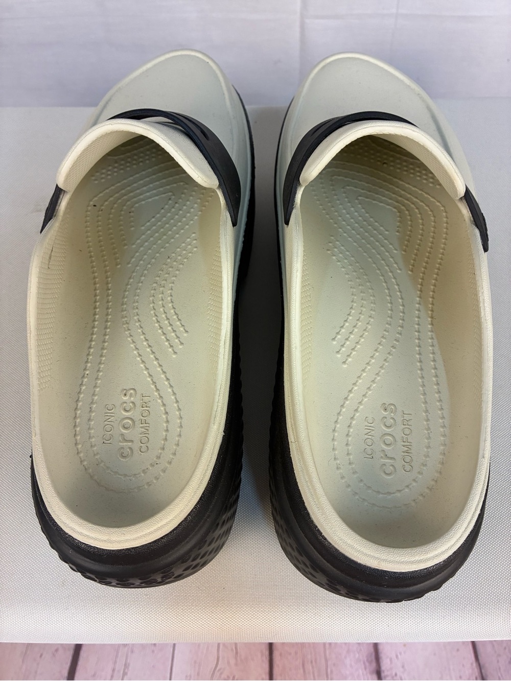 Crocs Stomp Loafer Clogs in Linen/Black 11 - Picture 5 of 7